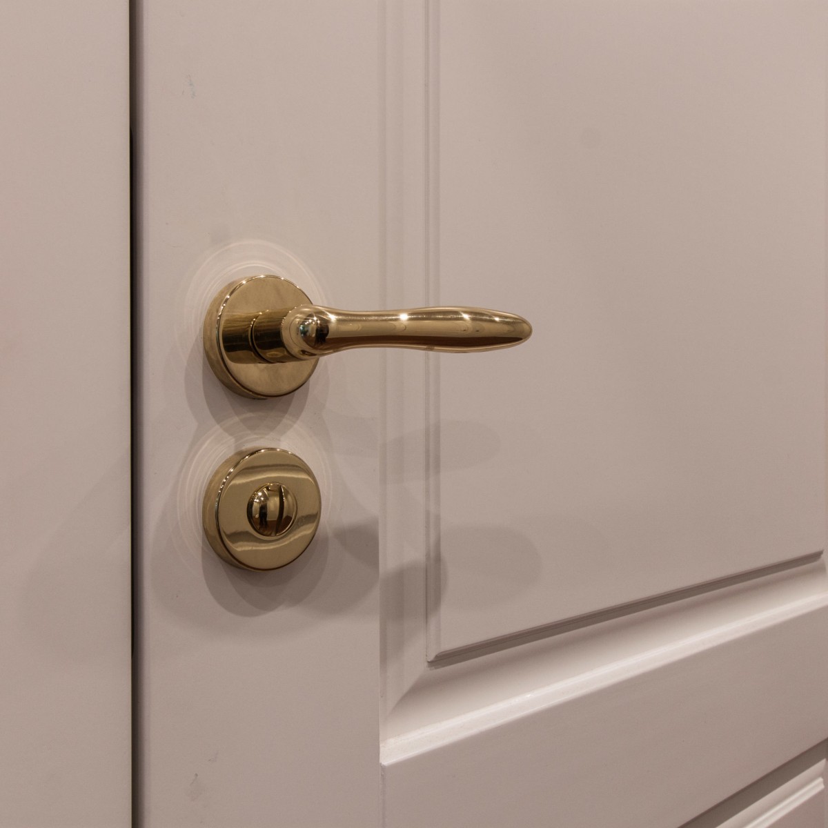 drzwi białe stylizowane